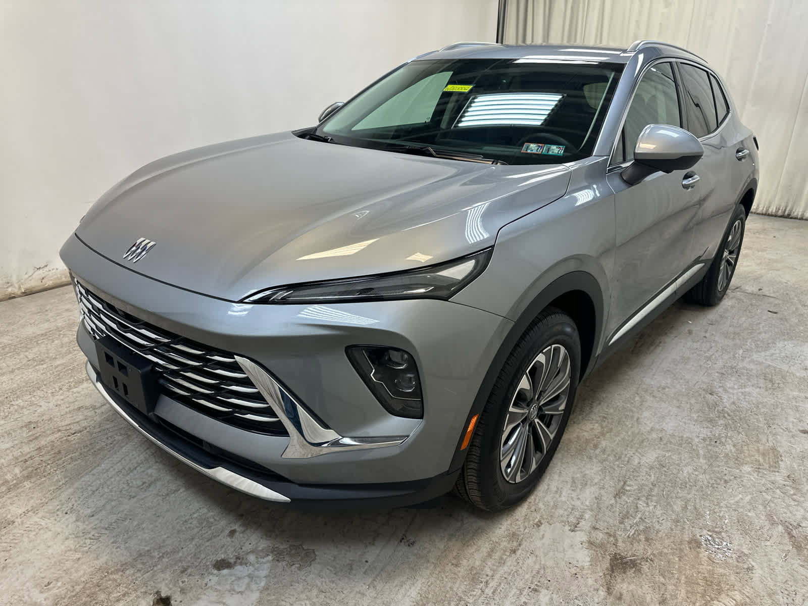 Certified 2025 Buick Envision Preferred image 9