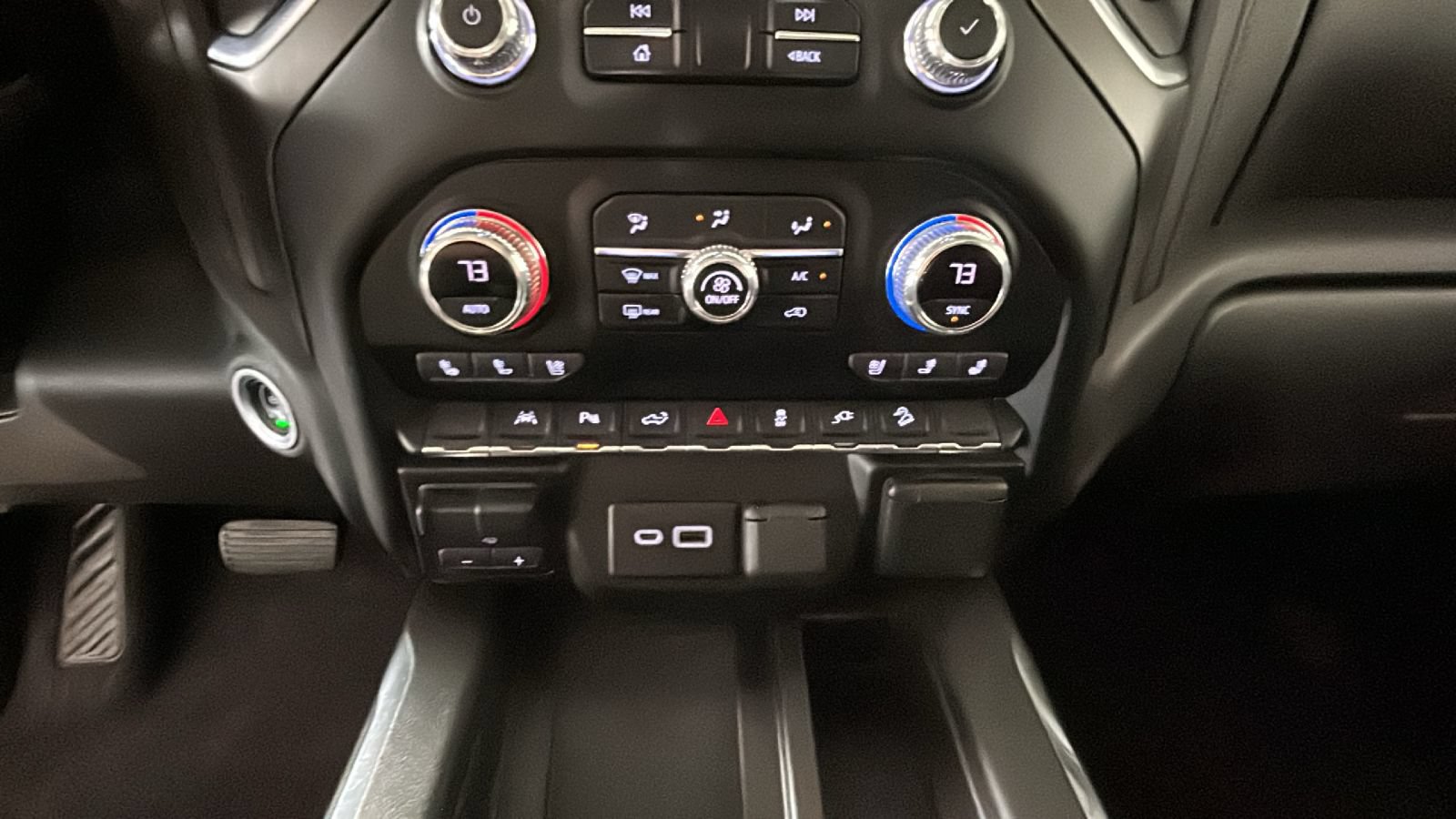 Used 2022 GMC Sierra 1500 AT4 w/ AT4 Premium Package AWD/4WD image 26