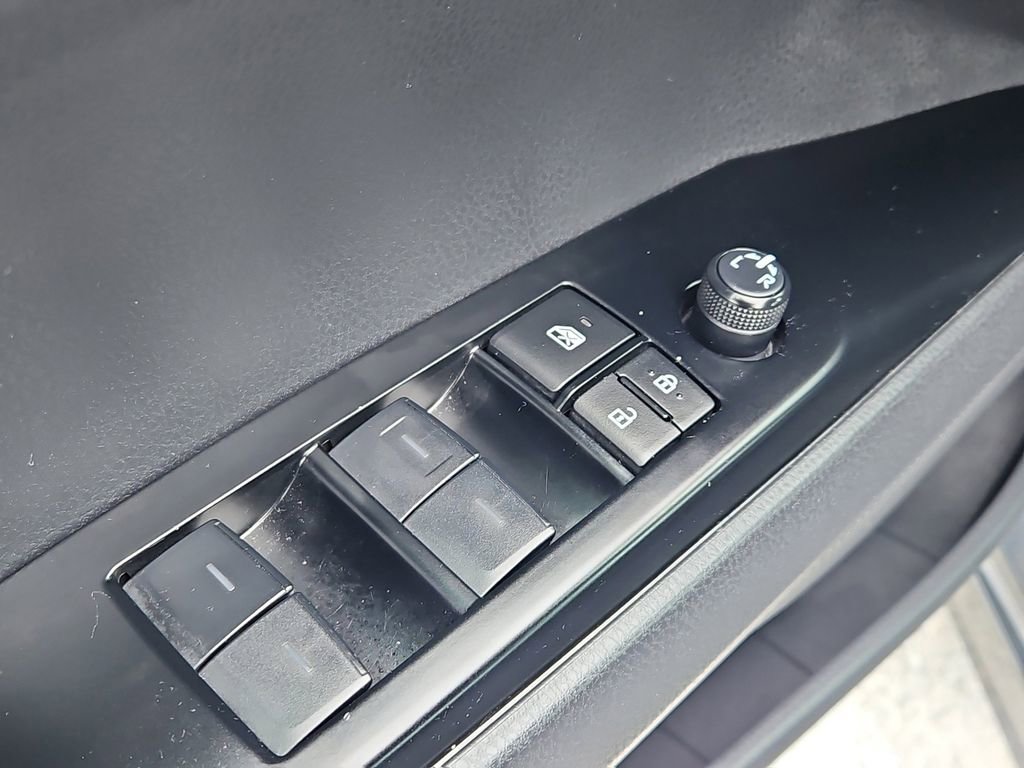 Used 2025 Toyota Camry SE w/ Convenience Package image 26