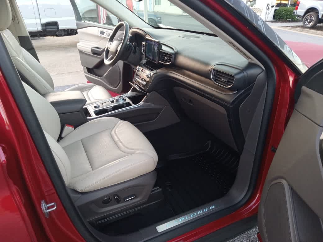 Used 2020 Ford Explorer Platinum AWD/4WD image 30