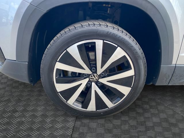 Used 2024 Volkswagen Taos SE FWD image 32