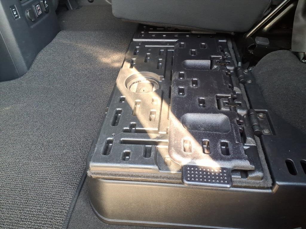 Used 2024 Nissan Titan PRO-4X w/ Pro-4x Convenience Package image 23