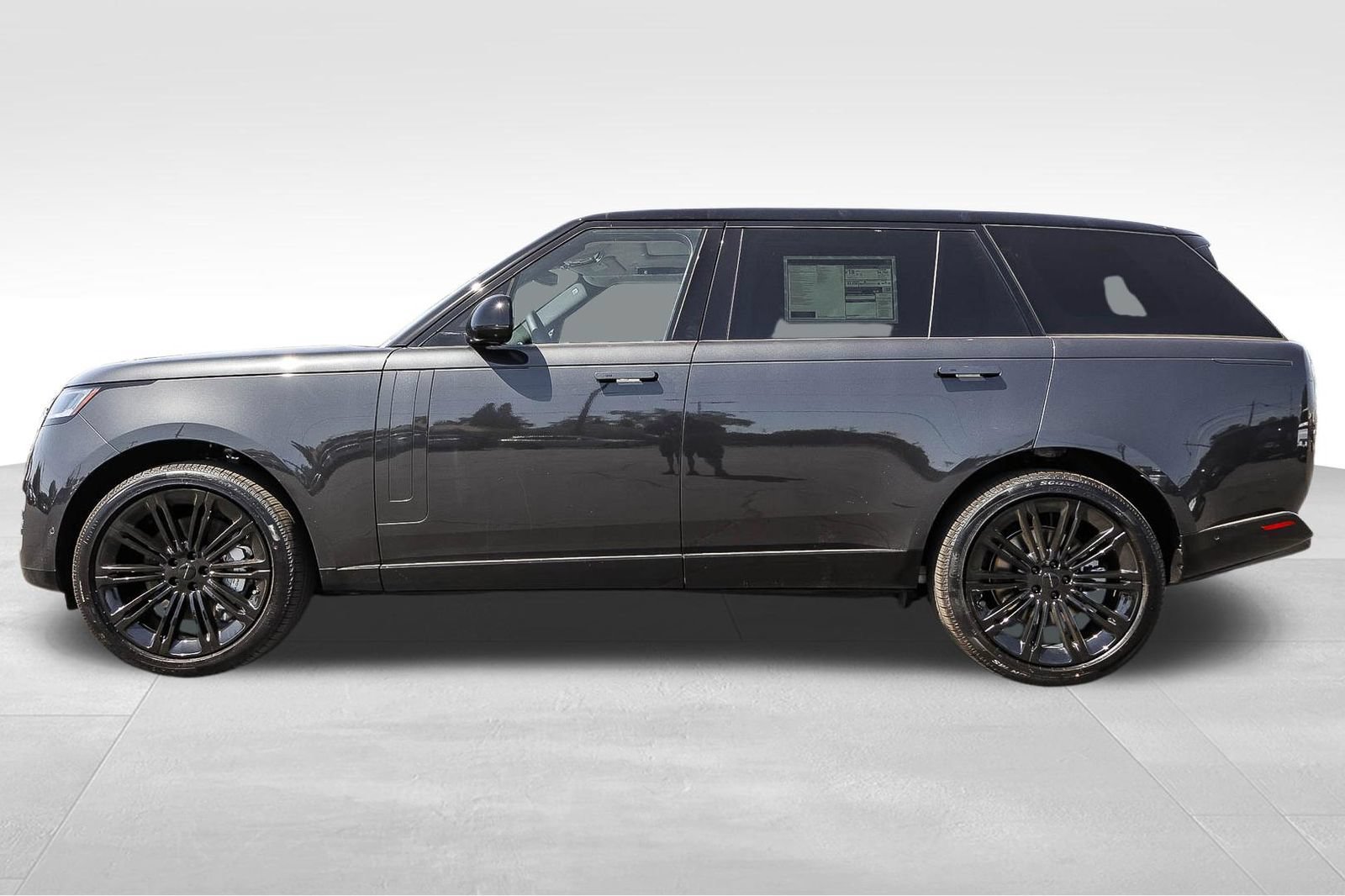 New 2026 Land Rover Range Rover Long Wheelbase SE AWD/4WD image 7