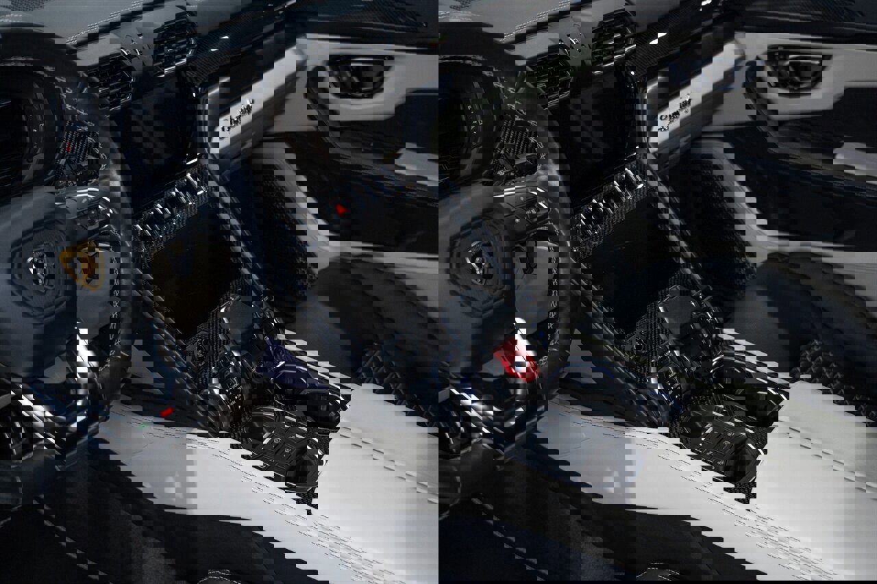 Used 2022 Lamborghini Urus image 54