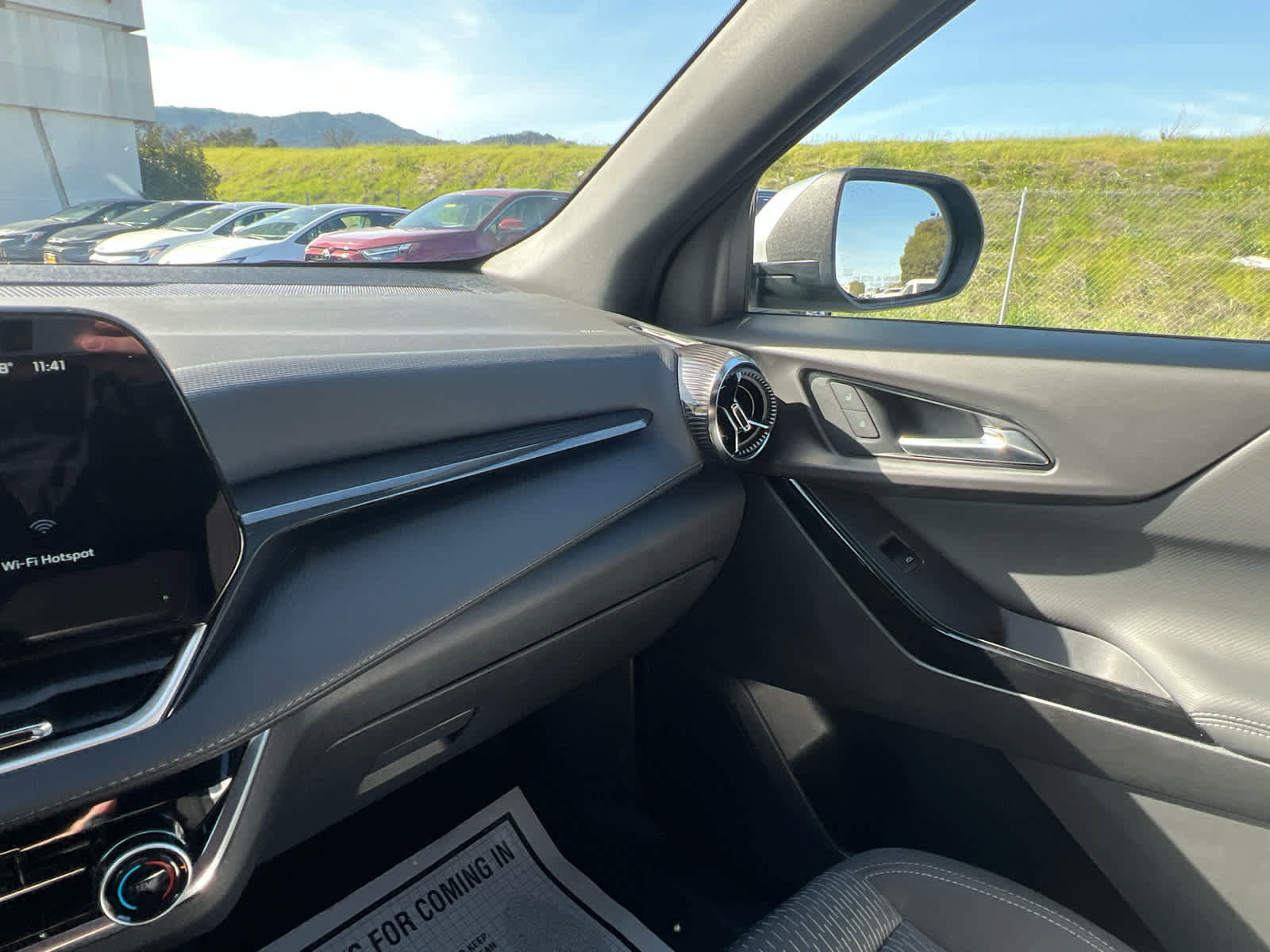 Used 2025 Chevrolet Equinox LT image 21