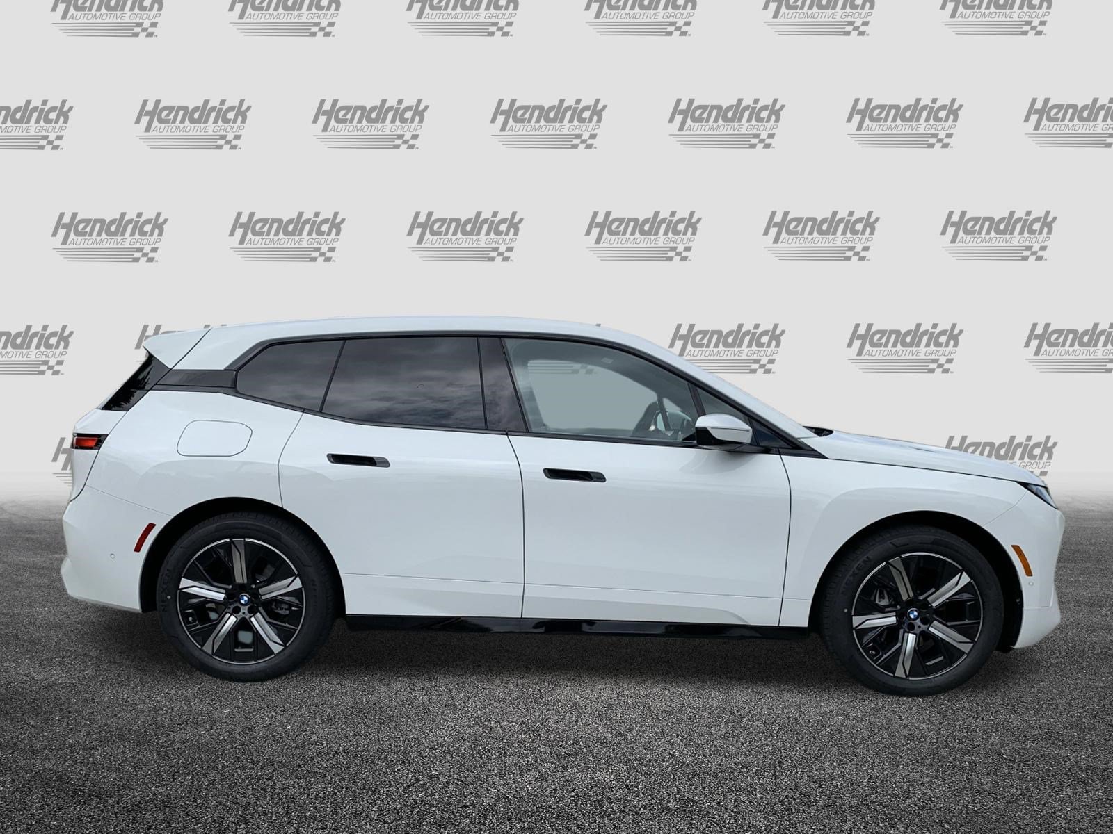 Used 2026 BMW iX xDrive60 w/ Premium Package AWD/4WD image 10