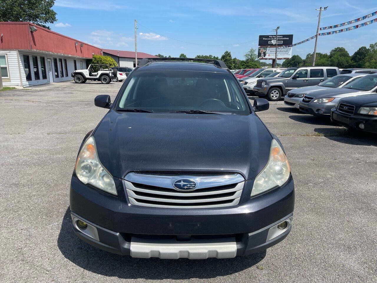 Used 2010 Subaru Outback 2.5i Limited AWD/4WD image 9