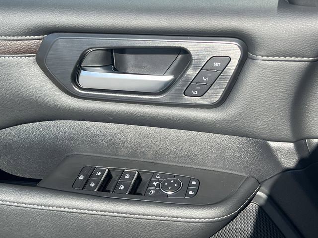 New 2026 Nissan Armada SL w/ Captain's Chari Seat Package image 15