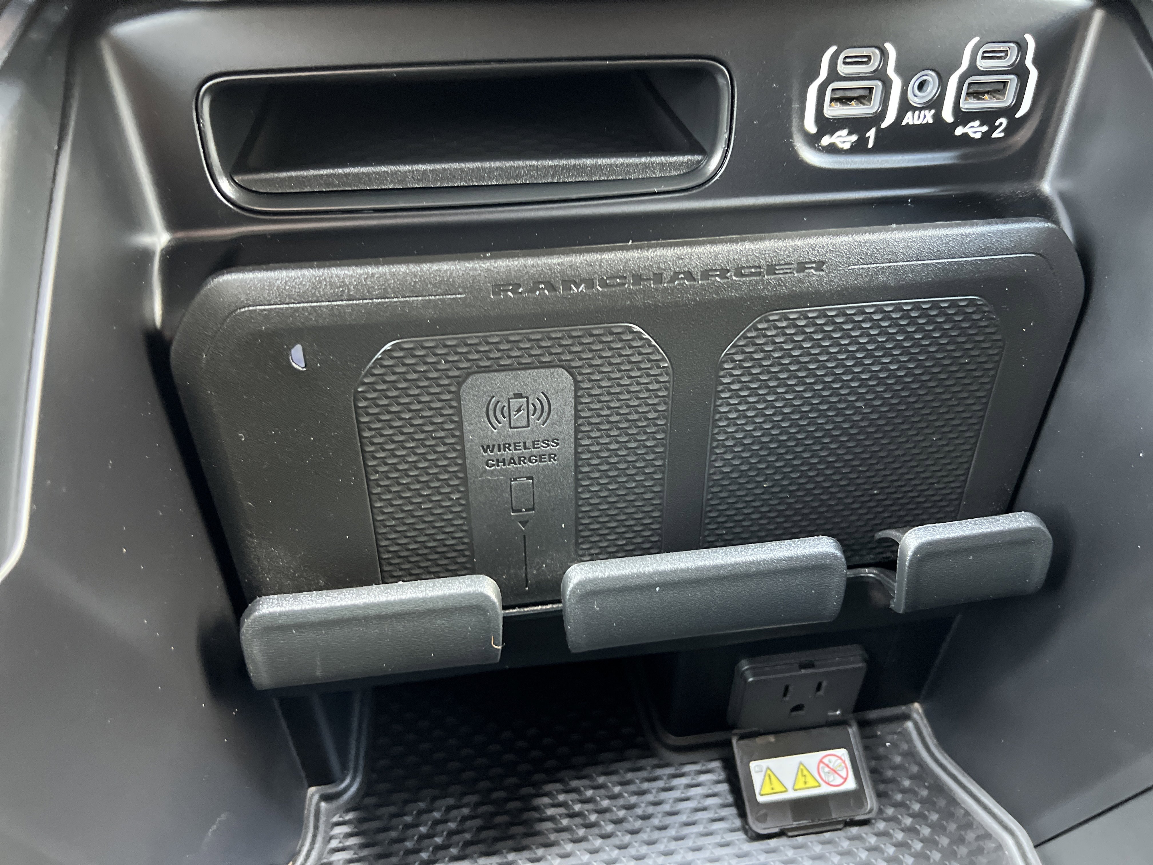 Used 2024 RAM 2500 Laramie w/ Night Edition AWD/4WD image 31