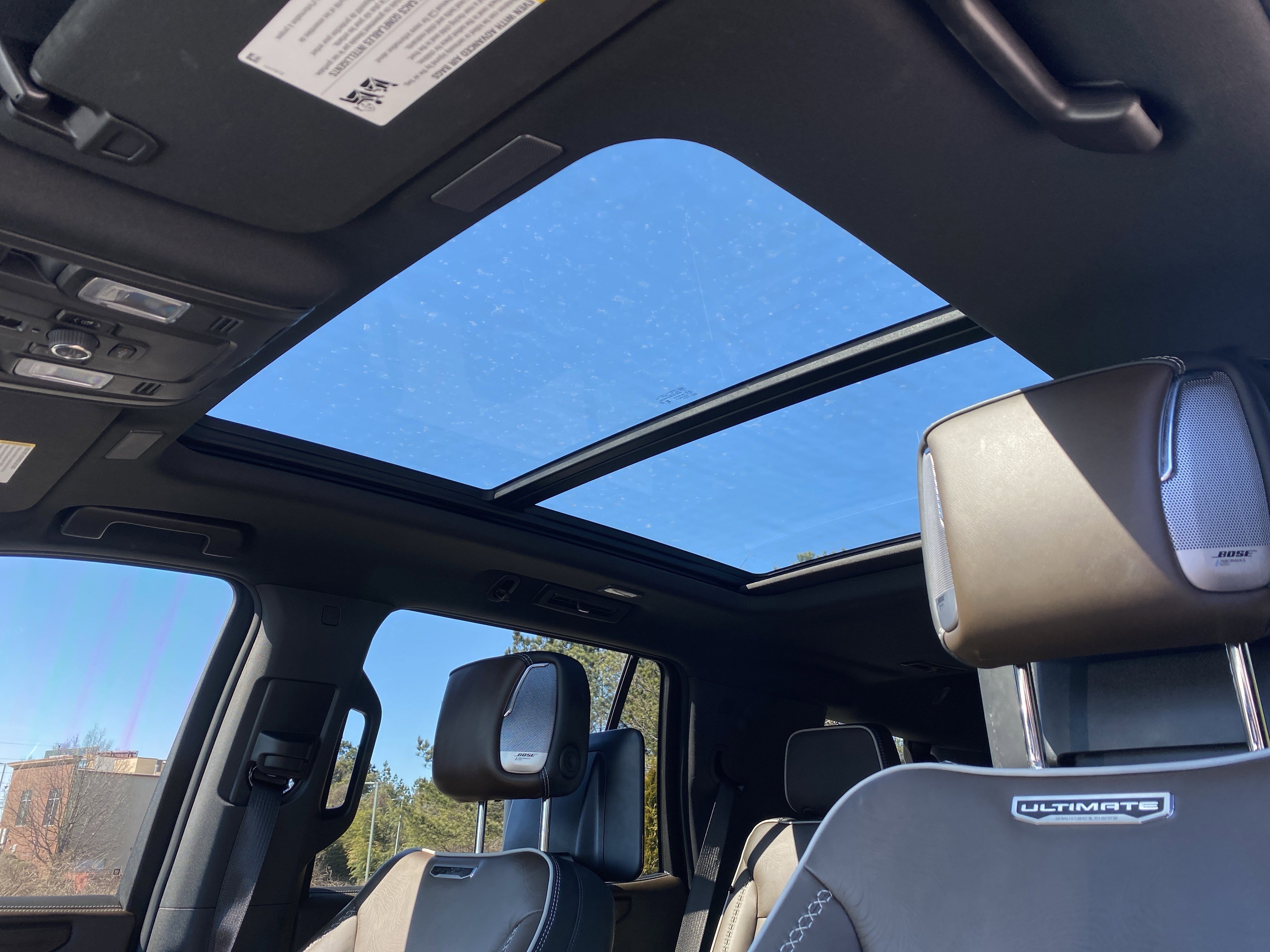 Used 2025 GMC Yukon Denali Ultimate image 9