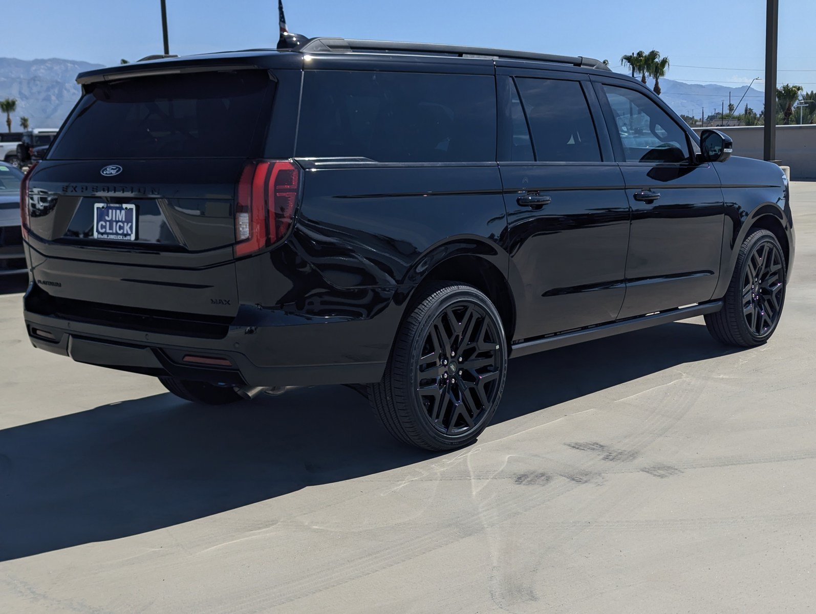 New 2027 Ford Expedition Max Platinum w/ Stealth Performance Package AWD/4WD image 2