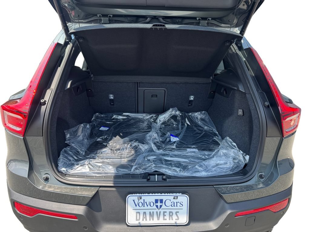 New 2026 Volvo XC40 B5 Ultra w/ Protection Package Premier AWD/4WD image 6