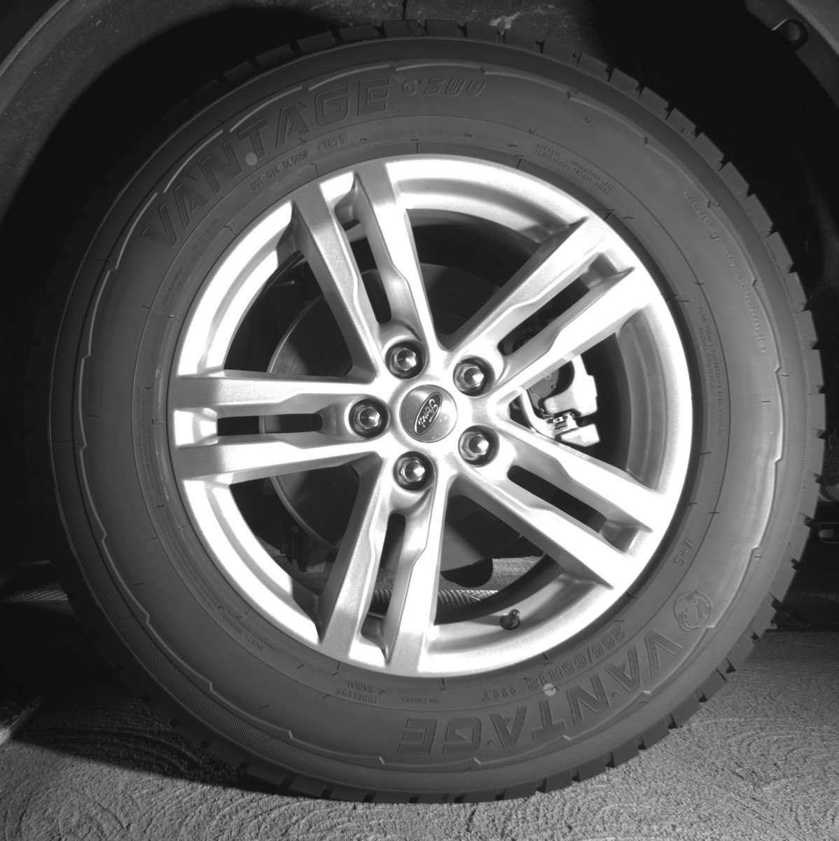 Used 2024 Ford Explorer XLT w/ Equipment Group 202A image 14