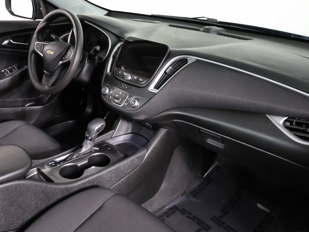 Used 2025 Chevrolet Malibu LS image 24