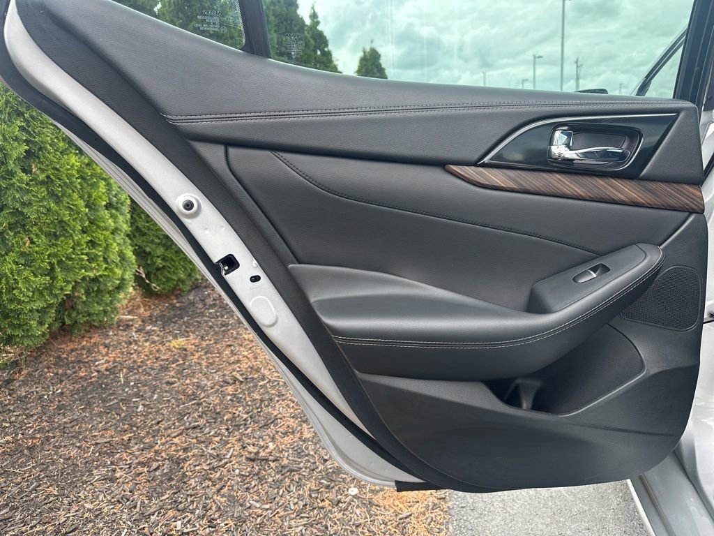 Used 2017 Nissan Maxima Platinum w/ Medallion Package image 9