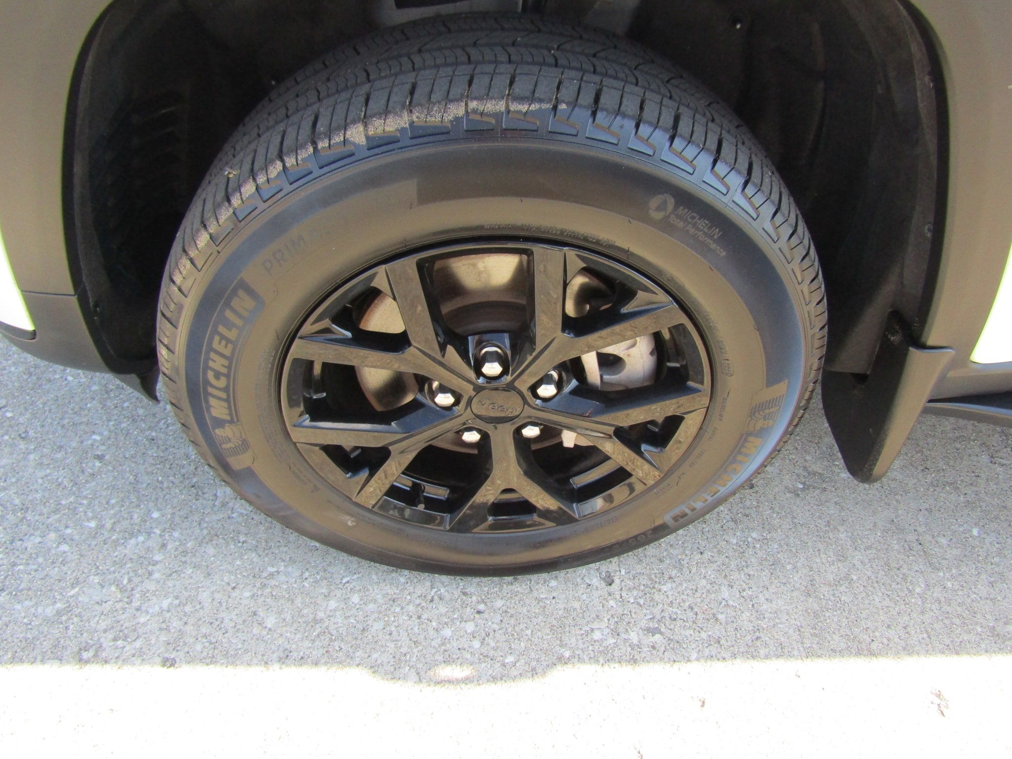 Used 2023 Jeep Grand Cherokee L Laredo AWD/4WD image 9