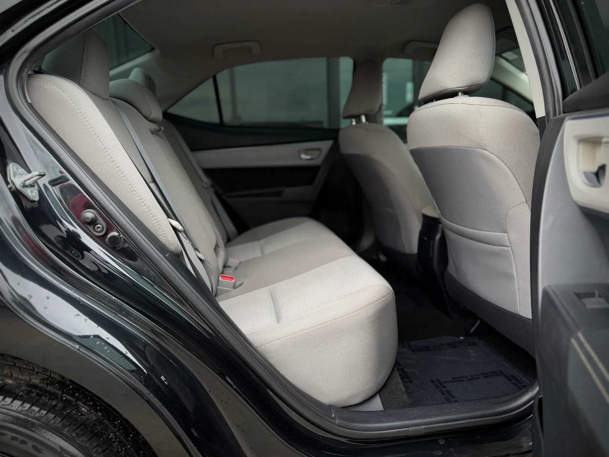 Used 2016 Toyota Corolla LE FWD image 16