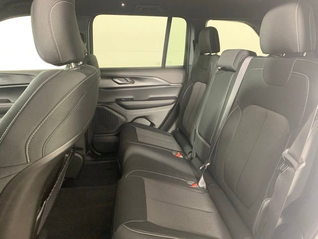 New 2025 Jeep Grand Cherokee Laredo w/ Luxury Tech Group I image 13