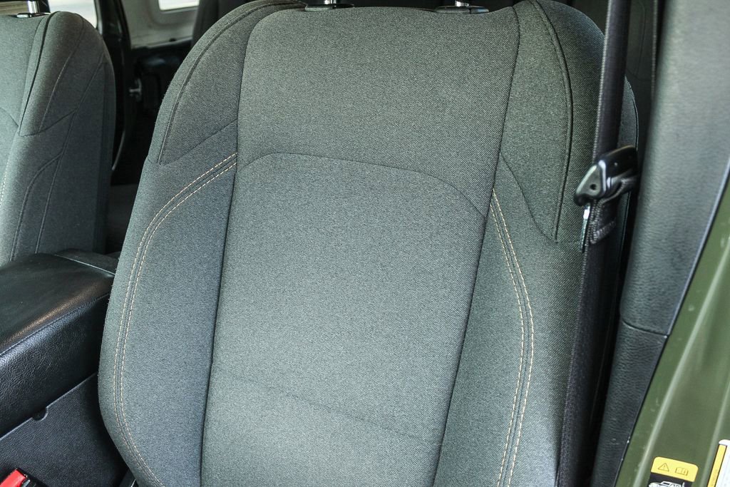 Used 2024 Jeep Wrangler Unlimited w/ Convenience Group AWD/4WD image 28