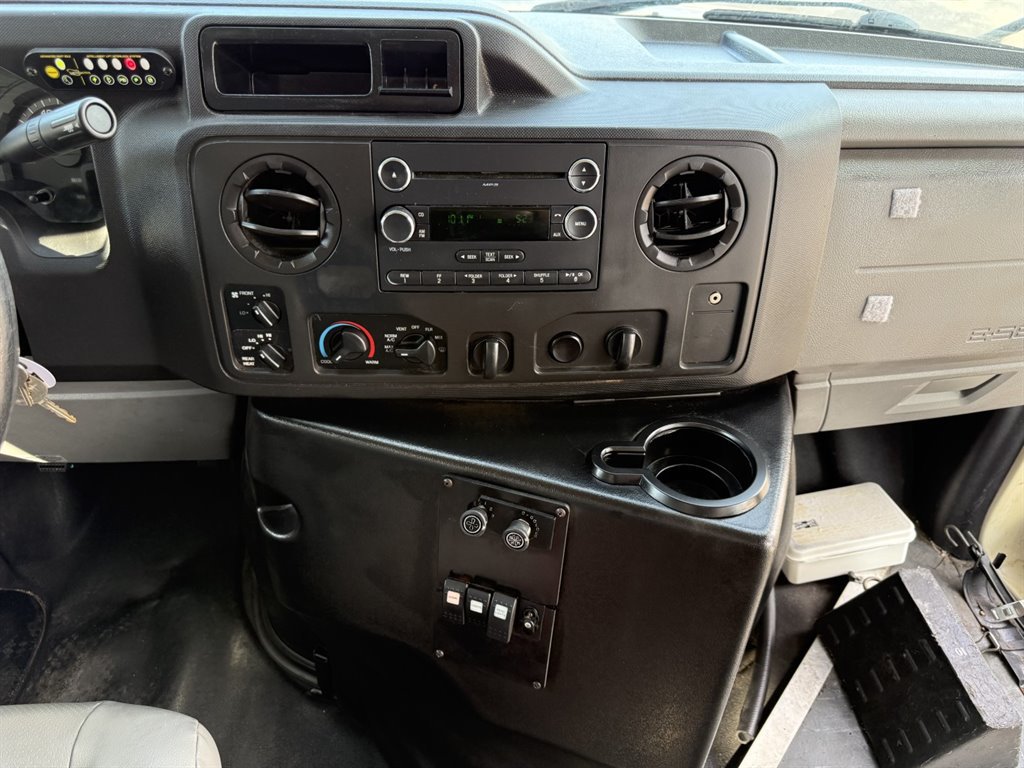 Used 2015 Ford E-450 and Econoline 450 Super Duty w/ Shuttle Bus Prep Package RWD image 18