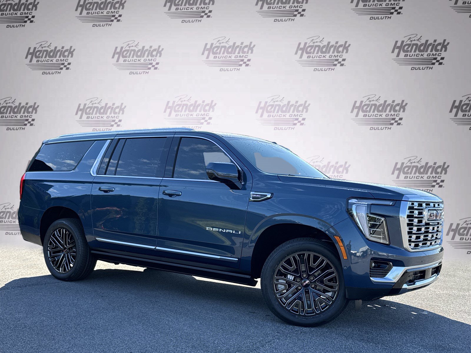 New 2026 GMC Yukon XL Denali w/ Sun & Power Step Package AWD/4WD image 2