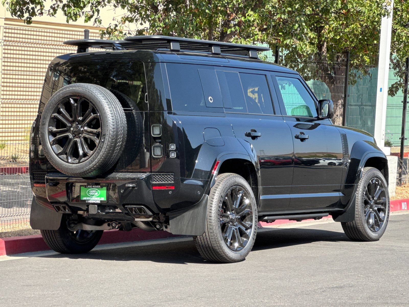 New 2026 Land Rover Defender 110 OCTA AWD/4WD image 6