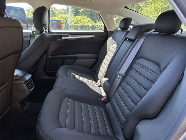 Used 2014 Ford Fusion SE FWD image 23