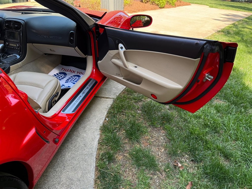 Used 2010 Chevrolet Corvette Grand Sport w/ Preferred Equipment Group image 57