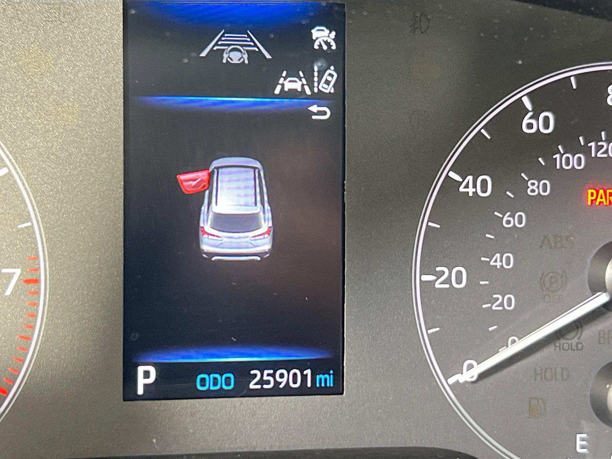 Used 2024 Toyota Corolla Cross L image 12