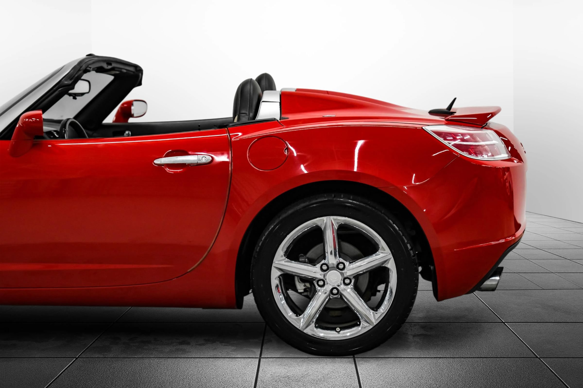 Used 2009 Saturn Sky Red Line RWD image 21