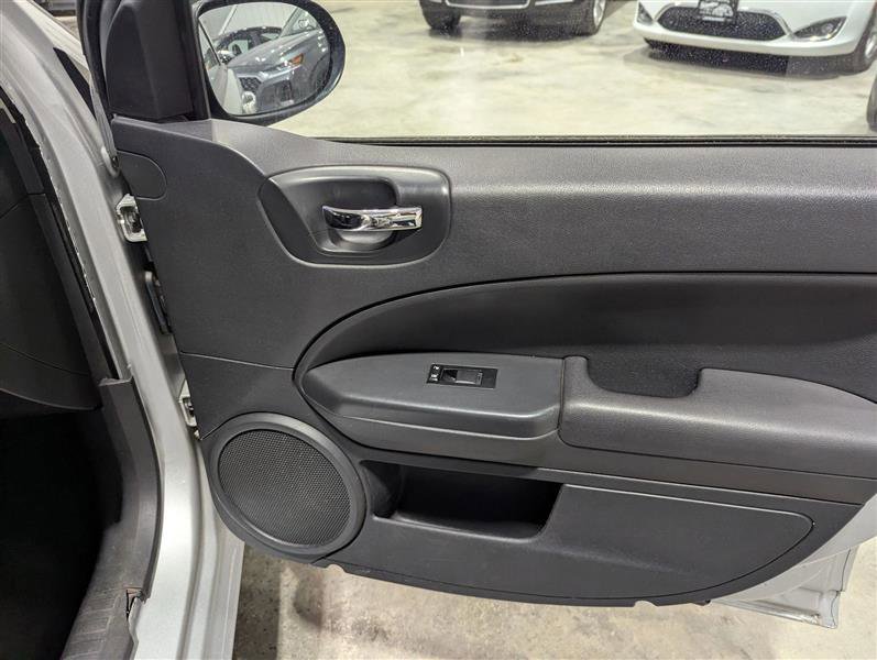 Used 2010 Dodge Caliber SXT image 15