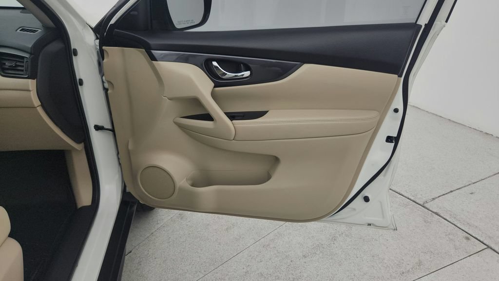 Used 2020 Nissan Rogue SV FWD image 30