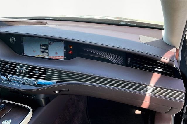 Used 2018 Lexus LS 500 w/ Accessory Package (Z2) image 15