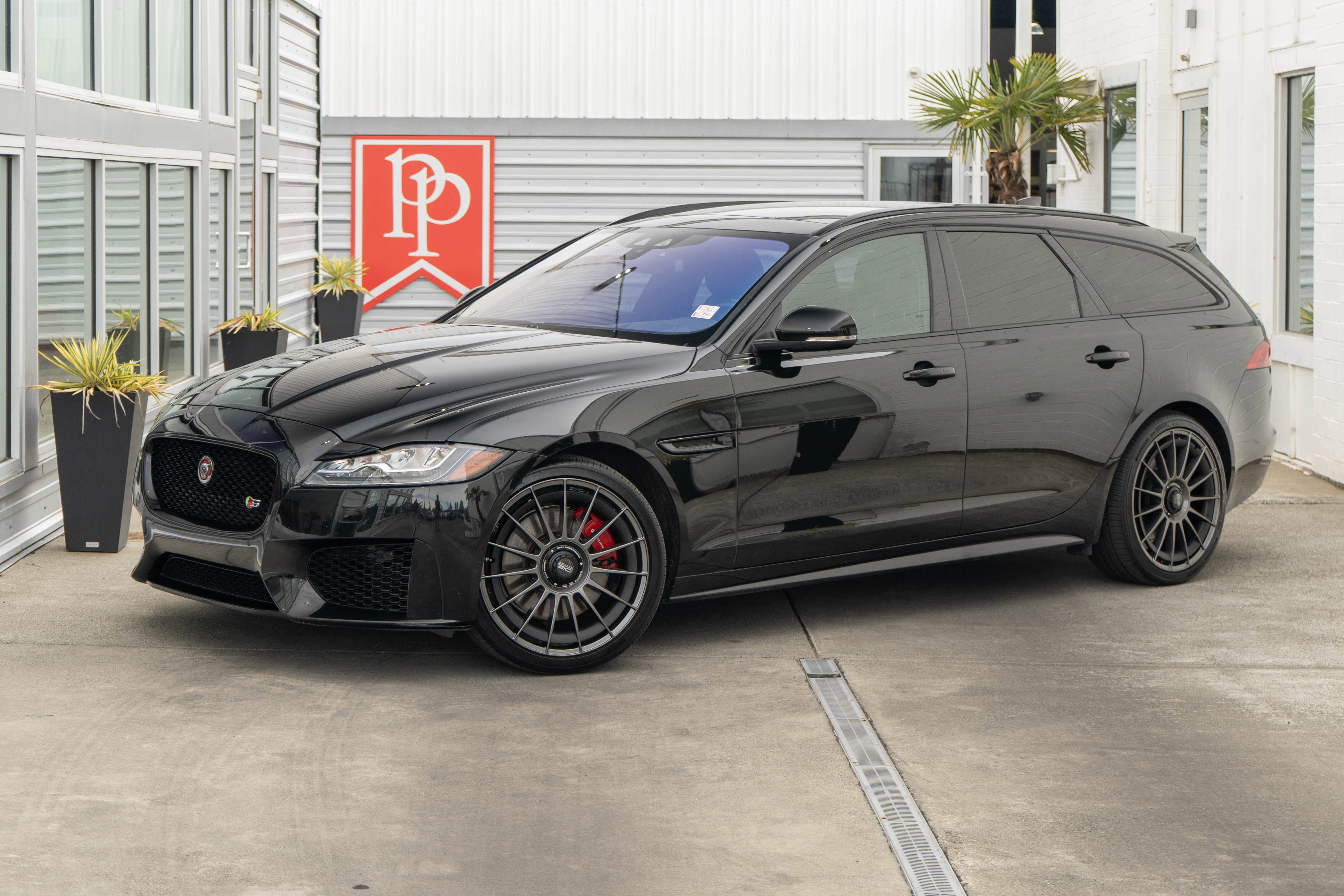 Used 2018 Jaguar XF S AWD/4WD image 2