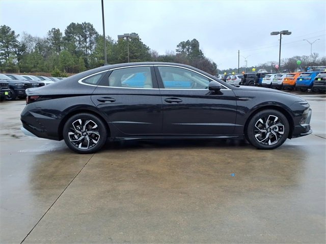 Used 2025 Hyundai Sonata SEL image 2