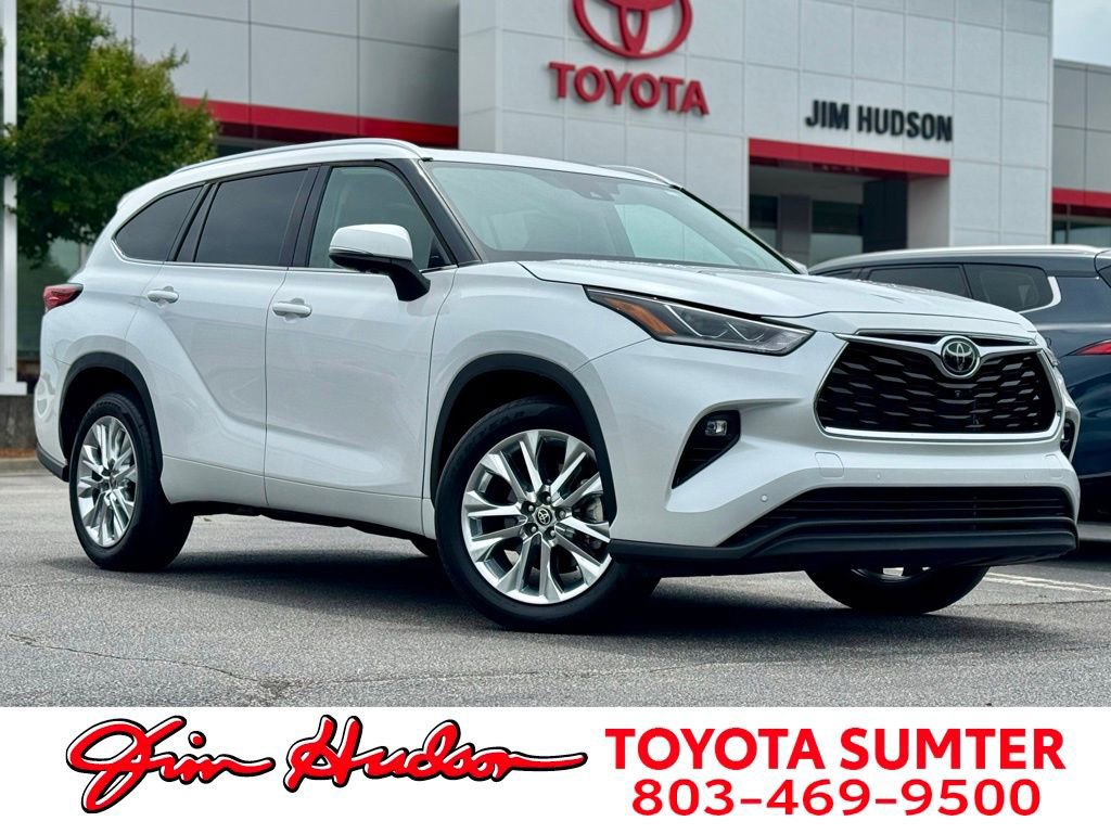 Used 2023 Toyota Highlander Limited FWD image 1
