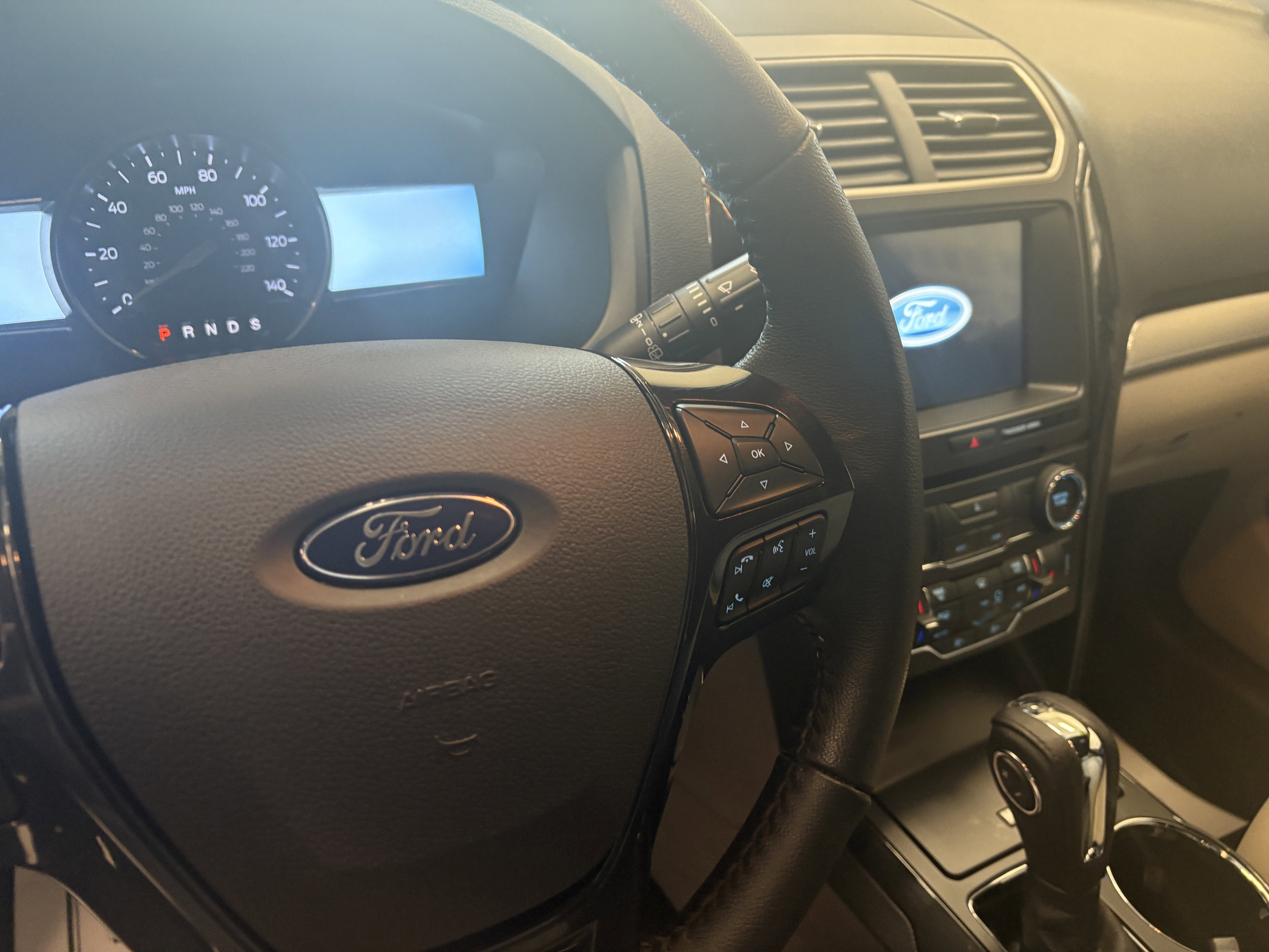 Used 2018 Ford Explorer XLT w/ Equipment Group 202A AWD/4WD image 6