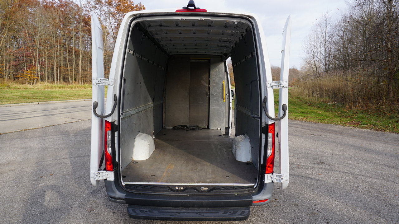 Used 2019 Freightliner Sprinter 170 image 27