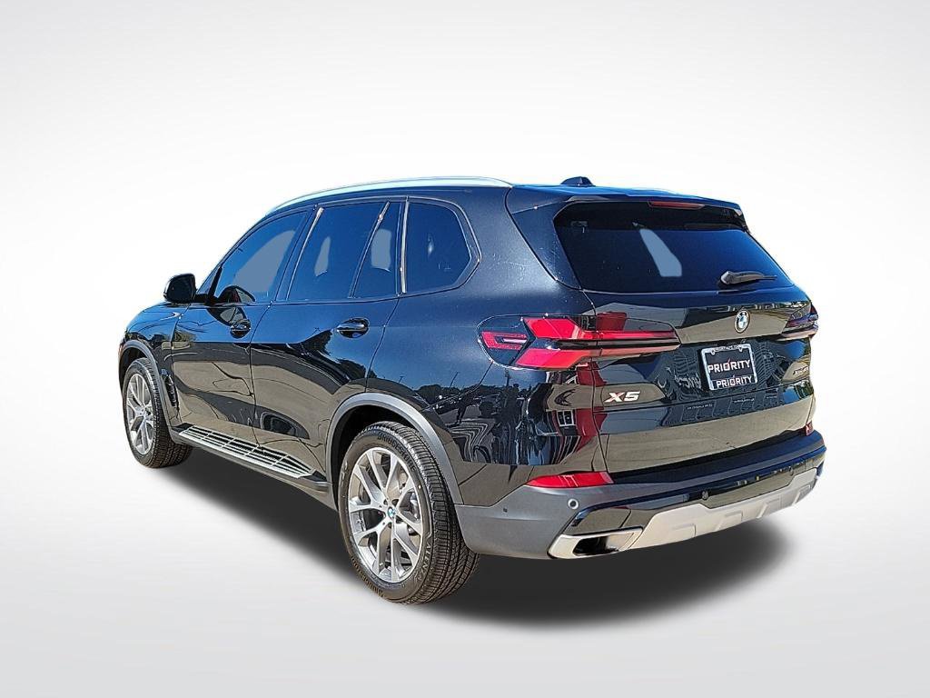 Used 2024 BMW X5 xDrive40i w/ Premium Package AWD/4WD image 3