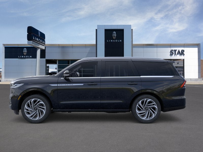 New 2026 Lincoln Navigator Reserve AWD/4WD image 3