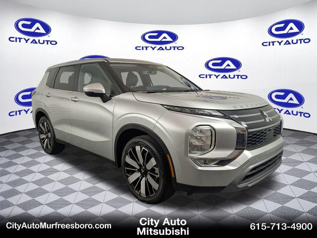 New 2025 Mitsubishi Outlander SE image 1