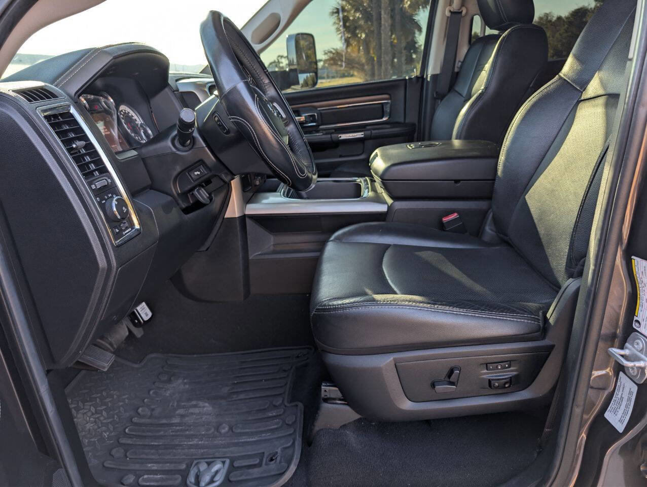 Used 2016 RAM 2500 Laramie w/ Convenience Group image 17