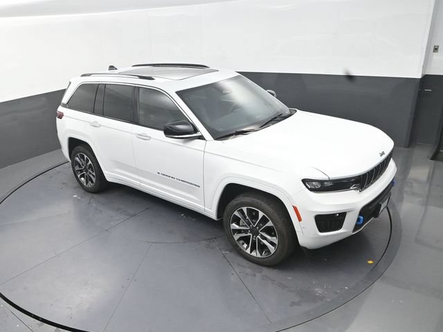 Used 2023 Jeep Grand Cherokee Overland AWD/4WD image 11