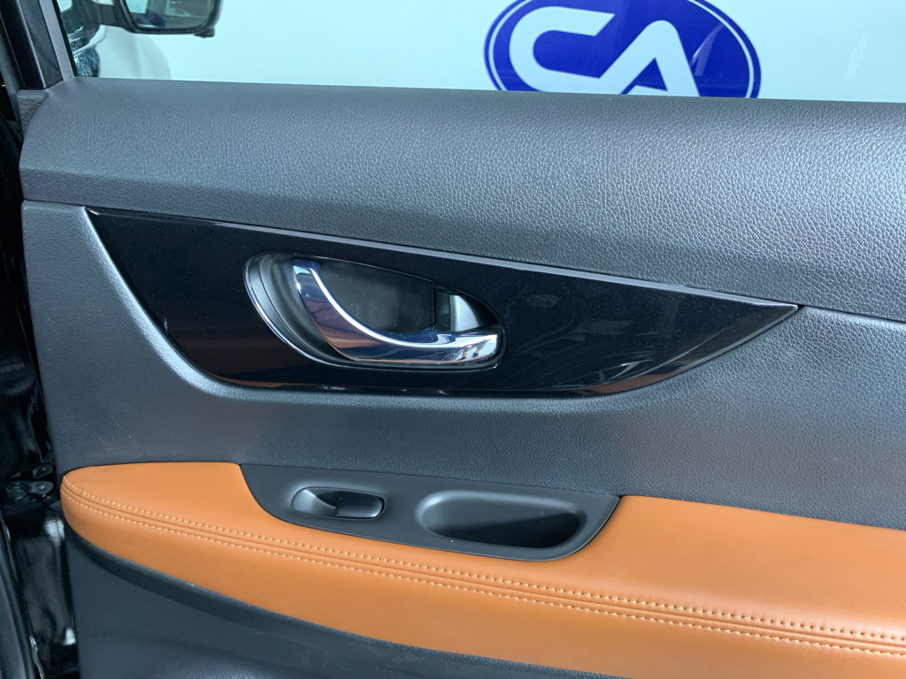 Used 2017 Nissan Rogue SL w/ SL Premium Package image 38