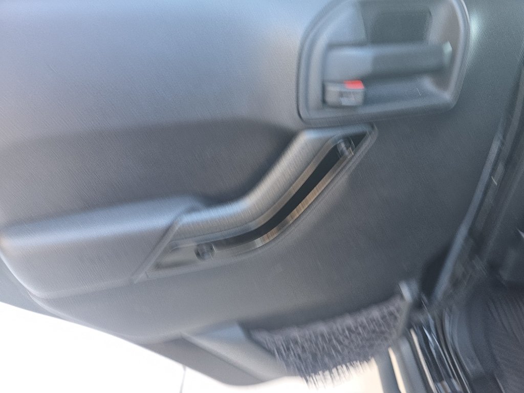 Used 2015 Jeep Wrangler Unlimited Sahara AWD/4WD image 35