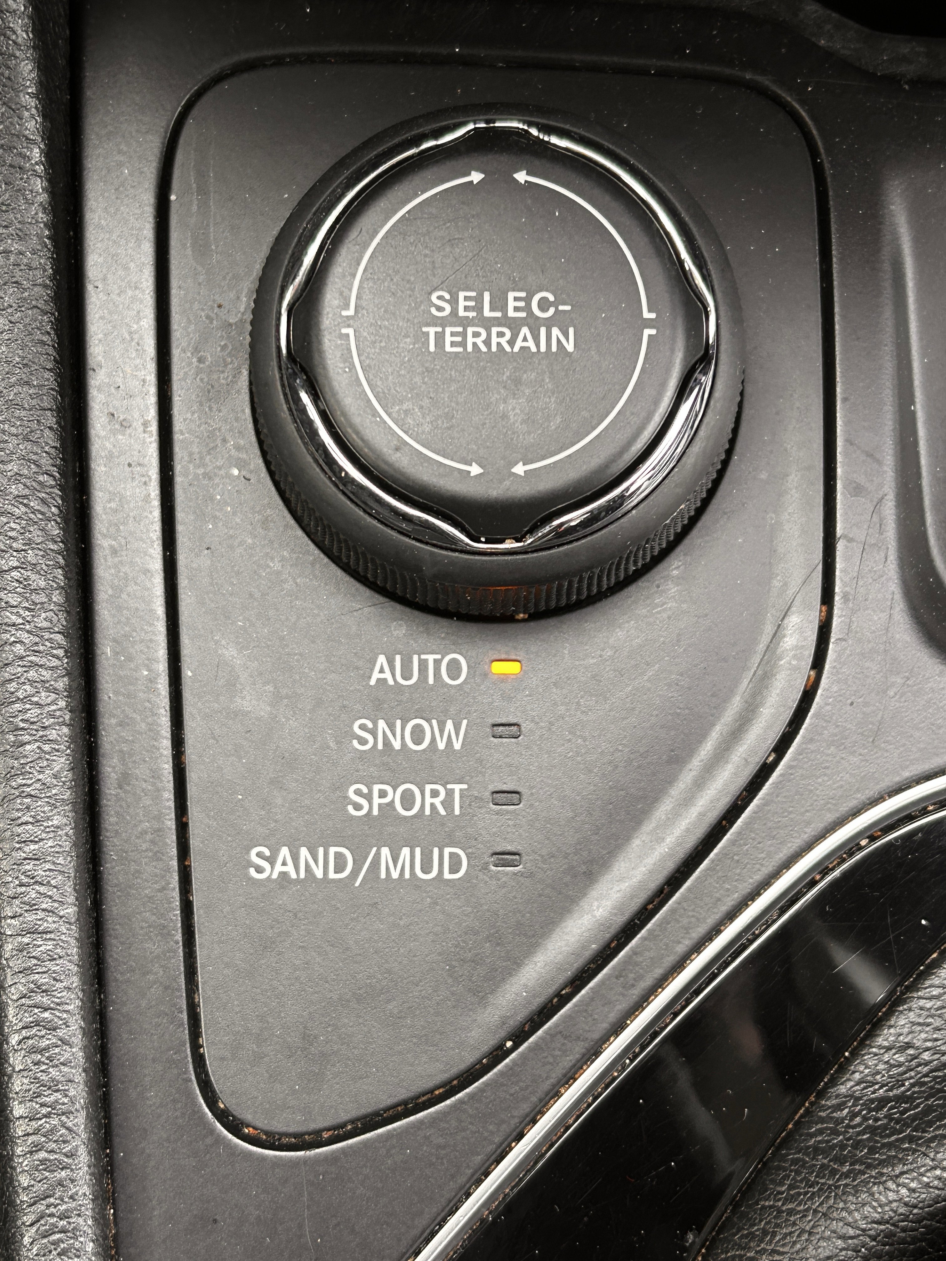 Used 2019 Jeep Cherokee Limited image 29