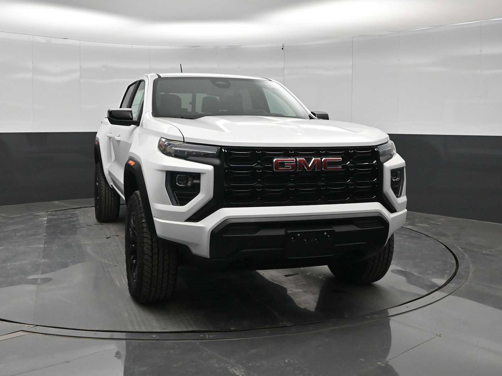 New 2026 GMC Canyon Elevation AWD/4WD image 2
