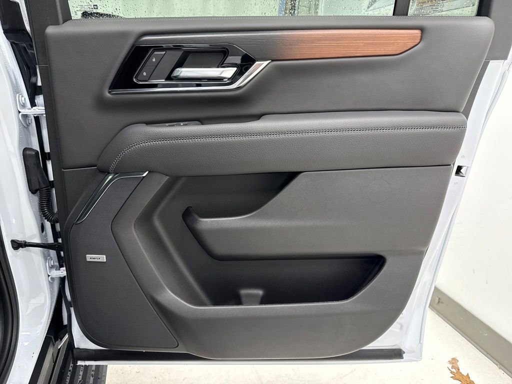 New 2026 GMC Yukon XL Denali w/ Sun & Power Step Package image 11