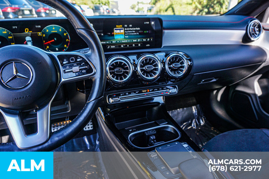 Used 2022 Mercedes-Benz CLA 250 4MATIC image 31