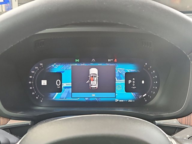 Used 2024 Volvo XC60 B5 Plus image 11
